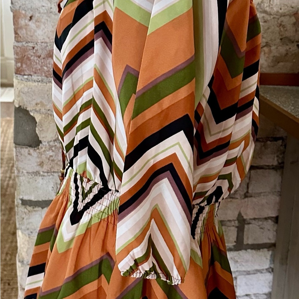 Vibrant Chevron Off-Shoulder Blouse - Picture 4 of 8